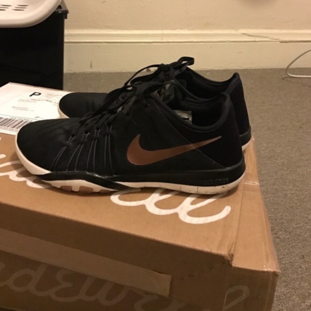 rose gold nike shoes